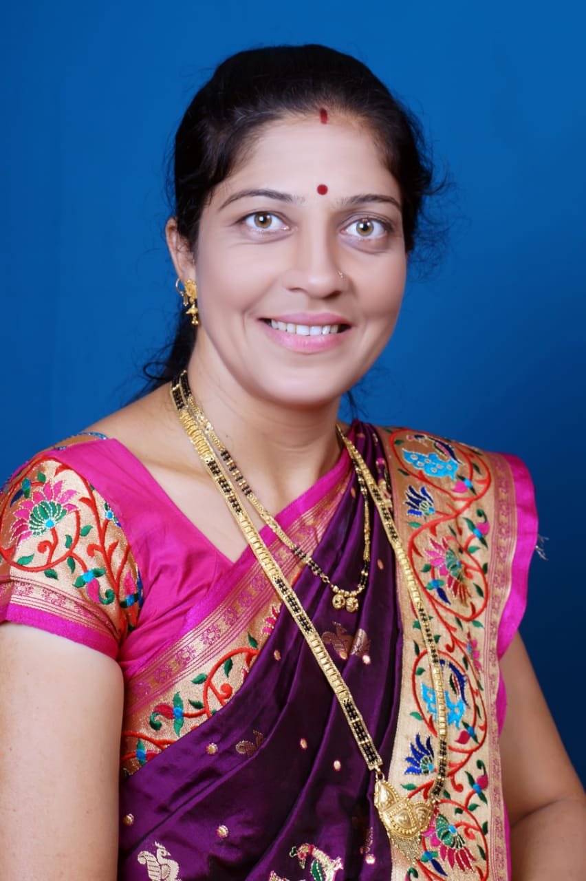 सौ. वर्षा प्रकाश पाटील